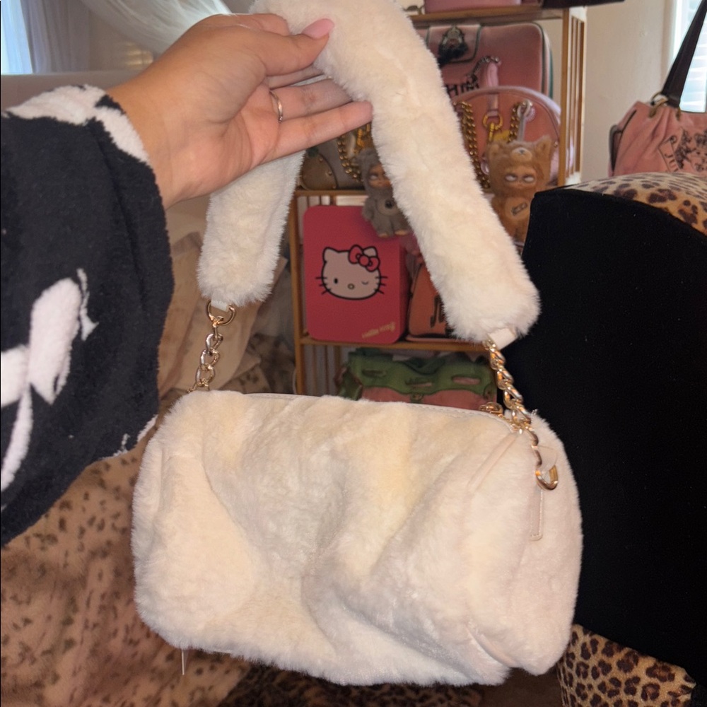 Juicy couture white fur barrel bag - Picture 3 of 5